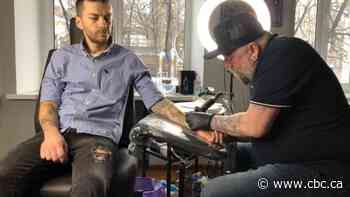 As Russian forces keep building, Ukrainians resist the urge to panic