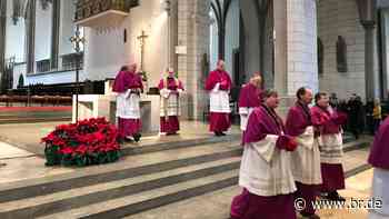 Enttäuschung über Reaktion von Ex-Papst im Bistum Augsburg - BR24