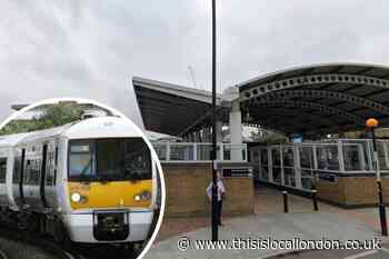 Southeastern trains delayed due to signalling problem at Lewisham