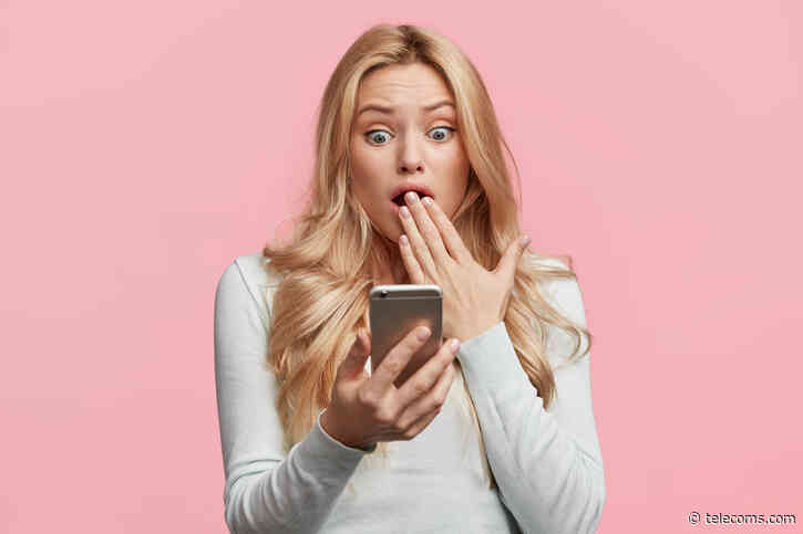 EE uncovers shocking UK mobile snacking habits