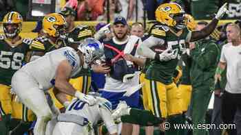 Coordinator Joe Barry not worried, but should Packers be about their defense?