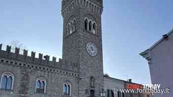 Contro il caro bollette Bertinoro spegne le luci che illuminano la Colonna dell'Ospitalità - ForlìToday