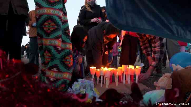 Siksika Nation gathers to honour lives of 3 killed in weekend house fire
