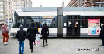 Moeder raakt zoontje (5) kwijt in overvol tramstel | Antwerpen | hln.be - Het Laatste Nieuws