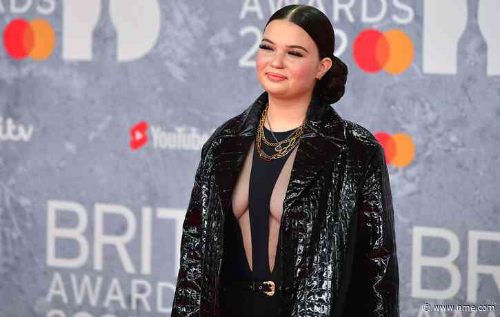 Lola Young: “Women rule the world – young uprising talent is important”