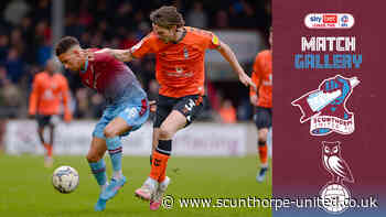 Photos: Oldham Athletic (H) - News - Scunthorpe United