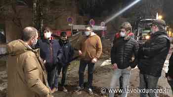 Les Jeunes agriculteurs déversent du fumier devant la préfecture d'Arras et crient au « ras-le-bol » - La Voix du Nord