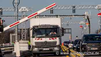 Bau - Herne - Schrankenanlagen für dritte marode Autobahnbrücke fertig - Wirtschaft - Süddeutsche Zeitung