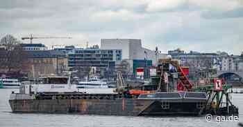 Bonn: Schiffe tragen 12.500 Kubikmeter Sand und Kies im Rhein ab - General-Anzeiger Bonn