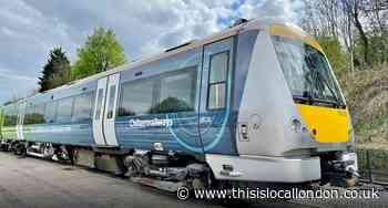 UK’s first 100mph battery-diesel passenger train on Chiltern Railway