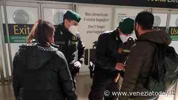 Tamponi falsi per imbarcarsi sui voli intercontinentali, 5 denunce al Marco Polo - VeneziaToday