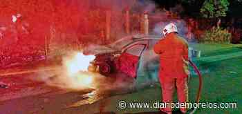 Abandonan auto incendiándose en el Paso Express Cuernavaca - Diario de Morelos