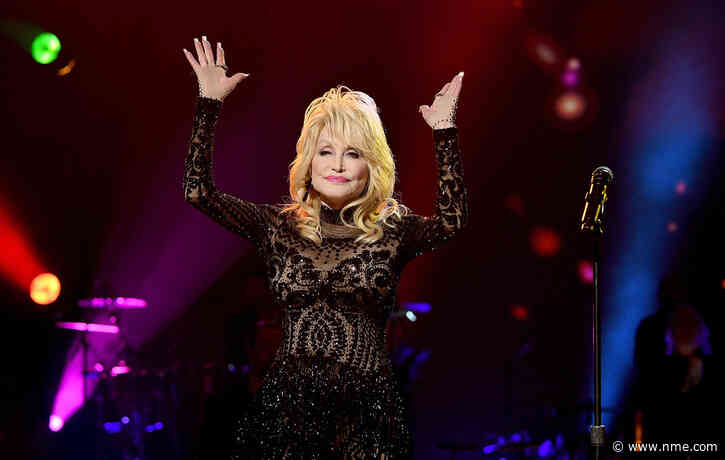 Dolly Parton to cover college tuition fees for all Dollywood employees