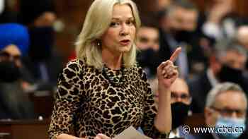 Conservatives call on federal government to drop all COVID restrictions