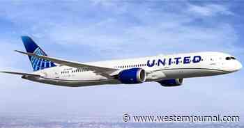 Woman's Worst Nightmare Comes True During 11-Hour Flight; Passengers Spring Into Action
