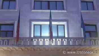 Crotone, si spengono le luci del Comune - CrotoneOK.it