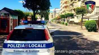 Crotone, sosta selvaggia. La polizia locale rileva 69 infrazioni - Gazzetta del Sud - Edizione Catanzaro, Crotone, Vibo