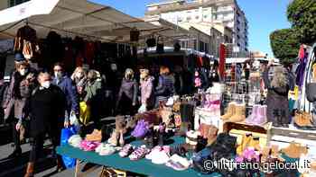 Cecina, mercato settimanale in forte crisi: gli ambulanti sperano nell'estate - Il Tirreno