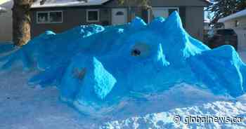 Giant snow dragon returns to Saskatoon, ‘Snomacron’ breathes smoke