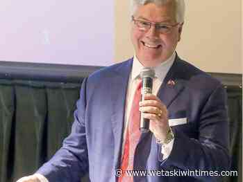 Angus Watt gives economic update at Chamber luncheon - Wetaskiwin Times Advertiser