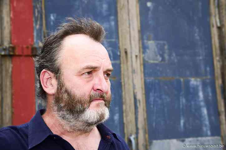 VERMIST Zaakvoerder Piet Konijn stuurt opvallend opsporingsbericht uit: “Zonder mijn klak voel ik mij naakt”