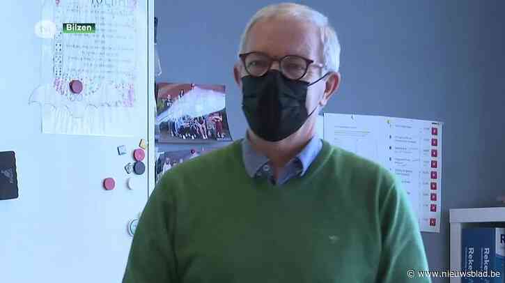 Gepensioneerde leerkrachten staan voor de klas in Bilzen