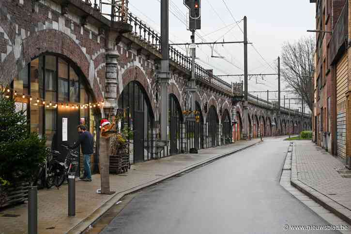 Drie kandidaten gezocht voor vrijgekomen centers onder spoorwegberm