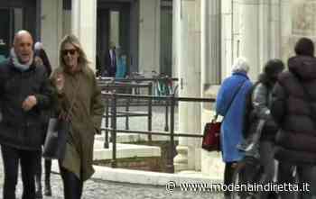 Via le mascherine all'aperto, a Modena tante facce in giro. VIDEO - modenaindiretta.it