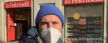 Monza: flashmob di Civicamente davanti alla Feltrinelli in chiusura - Il Cittadino di Monza e Brianza