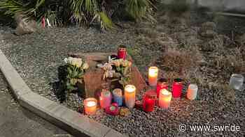 Nach Amoklauf an Uni Heidelberg: Trauerzug zum Tatort - SWR