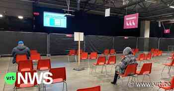 Beperkte opkomst op open prikdag in vaccinatiecentrum Genk: “Komen opdagen omdat ik naar Italië wil” - VRT NWS