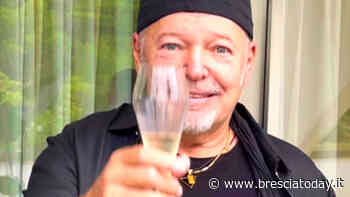 Vasco Rossi avvistato (di nuovo) sul Garda: è in vacanza a Villa Paradiso - BresciaToday