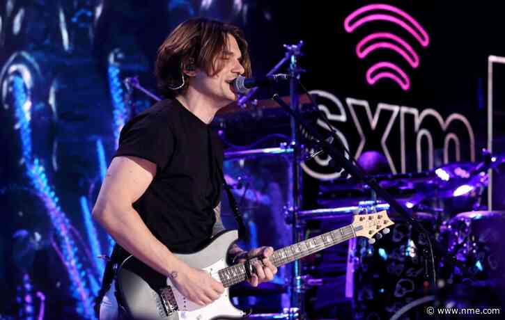 John Mayer pauses first solo gig in two years to help fan in distress