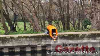 Lea Rowing Club slammed after removal of safety bars - Hackney Gazette