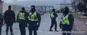 [VIDÉO] Pont Ambassador: les policiers expulsent les manifestants
