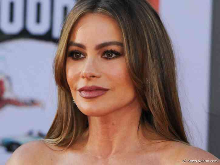 Sofia Vergara’s Early 2000s-Esque Throwback Bikini Photoshoot Is Making Everyone’s Jaws Drop - Yahoo News