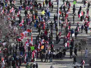 Convoy protesting COVID-19 policy descends again on downtown Edmonton