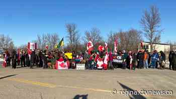 Solidarity Sask. convoy to U.S. border held at Regway crossing