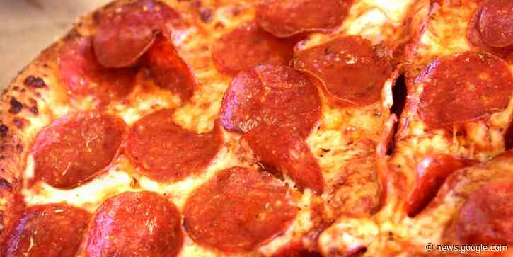 15 Best Super Bowl Food Specials 2022 - Top Super Bowl Food and Pizza Deals - Country Living