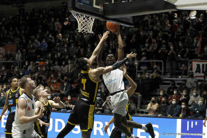 Niners Chemnitz feiern deutlichen Heimsieg - Radio Chemnitz