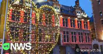 Stadhuis Eeklo kleurt rood voor Valentijn - VRT NWS