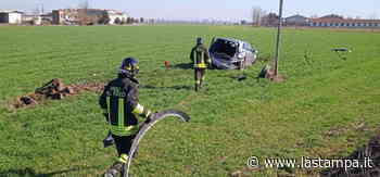 Auto esce di strada in località Sant'Antonio Baligio a Fossano: conducente in ospedale - La Stampa