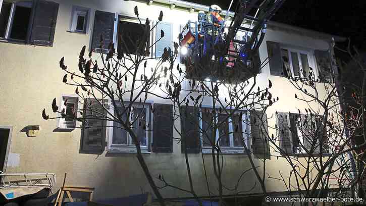 Brand in Balingen - Sauerstofflasche explodiert: Mann muss verletzt ins Krankenhaus - Schwarzwälder Bote