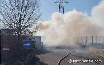Olgiate, incendio in discarica: fiamme in due cassonetti dei rifiuti - Lecco Notizie