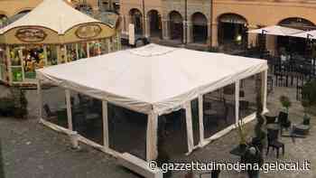 Carpi. Piazza Garibaldi, il gazebo fa infuriare i residenti - La Gazzetta di Modena