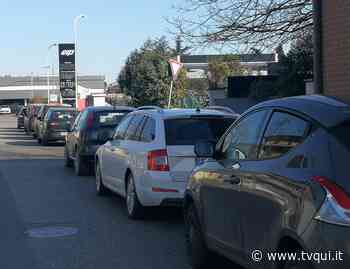 CARO CARBURANTE, A MODENA LUNGHE CODE PER RISPARMIARE SUL PIENO - Tvqui