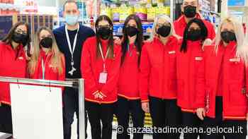 Modena, alla Madonnina tutti in fila per il Conad «Qui la spesa sarà veloce» - La Gazzetta di Modena