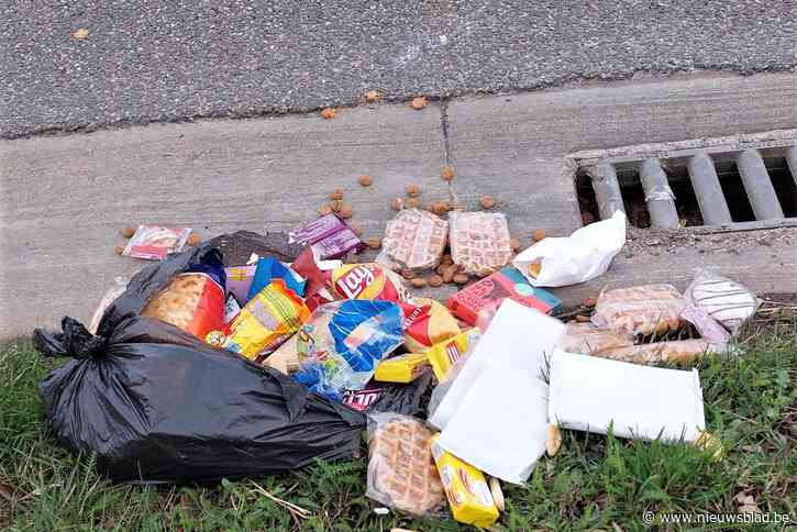 Sluikstort voor snoepers langs Spoorwegstraat
