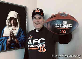 Cincinnati priest ministers as chaplain to Super Bowl-bound Bengals - Catholic Review of Baltimore