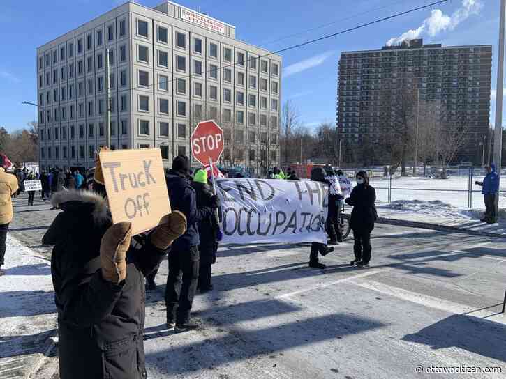 Trucker convoy: Counter-protesters block convoy traffic; Arrests in Windsor as Ambassador Bridge cleared